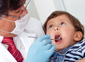 A Quel Age Les Enfants Doivent Ils Commencer A Utiliser Un Dentifrice Fluore Orajel A Quel Age Les Enfants Doivent Ils Commencer A Utiliser Un Dentifrice Fluore Orajel